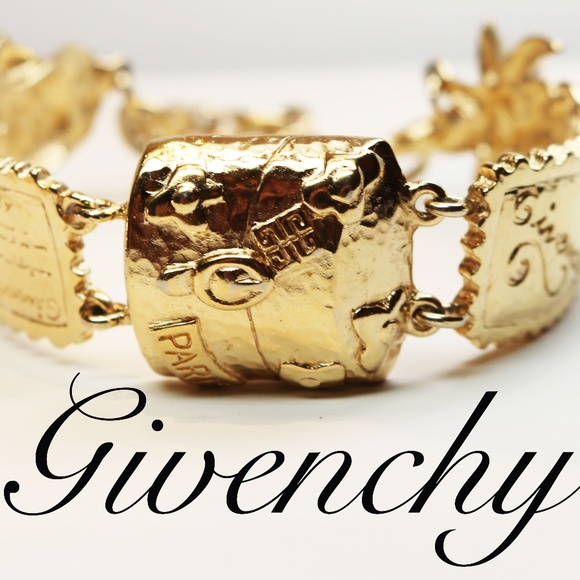 🎊🥳 Host Pick!🎉 Vintage GIVENCHY Travel Bracelet - Picture 5 of 16